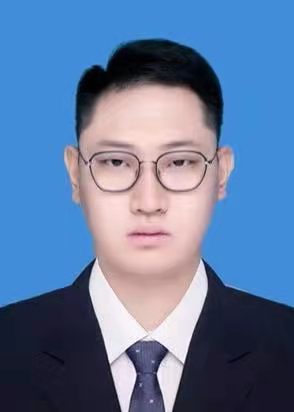 动画导演 北京电影学院 导演系 ，中国科幻作家协会基地年会会员，主要作品：《熊出没系列》《哪吒与变形金刚》《酷杰的科学之旅》《艾伦爷爷的魔法纸牌》等